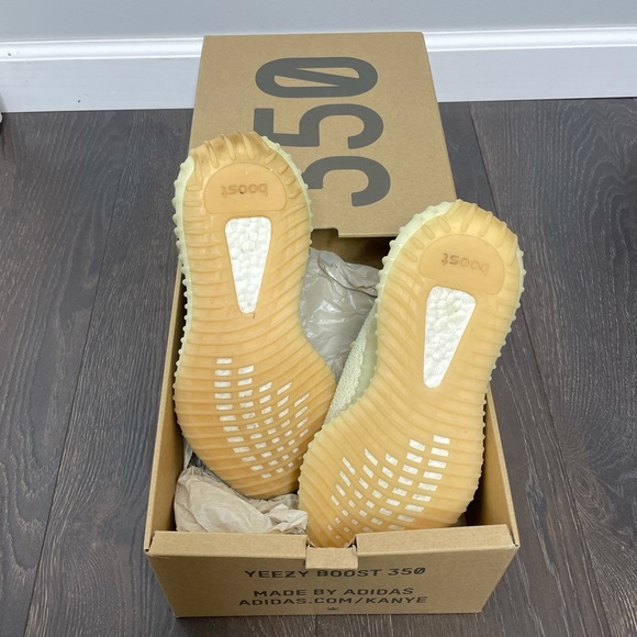 Yeezy Boost 350 V2 'Butter' - Picture 10 of 10
